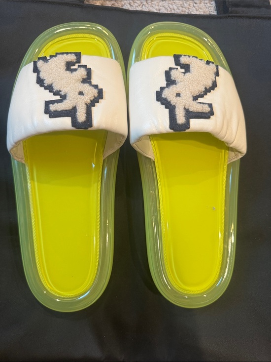 Tory Burch Shoes - Tory Burch bubble jelly slides